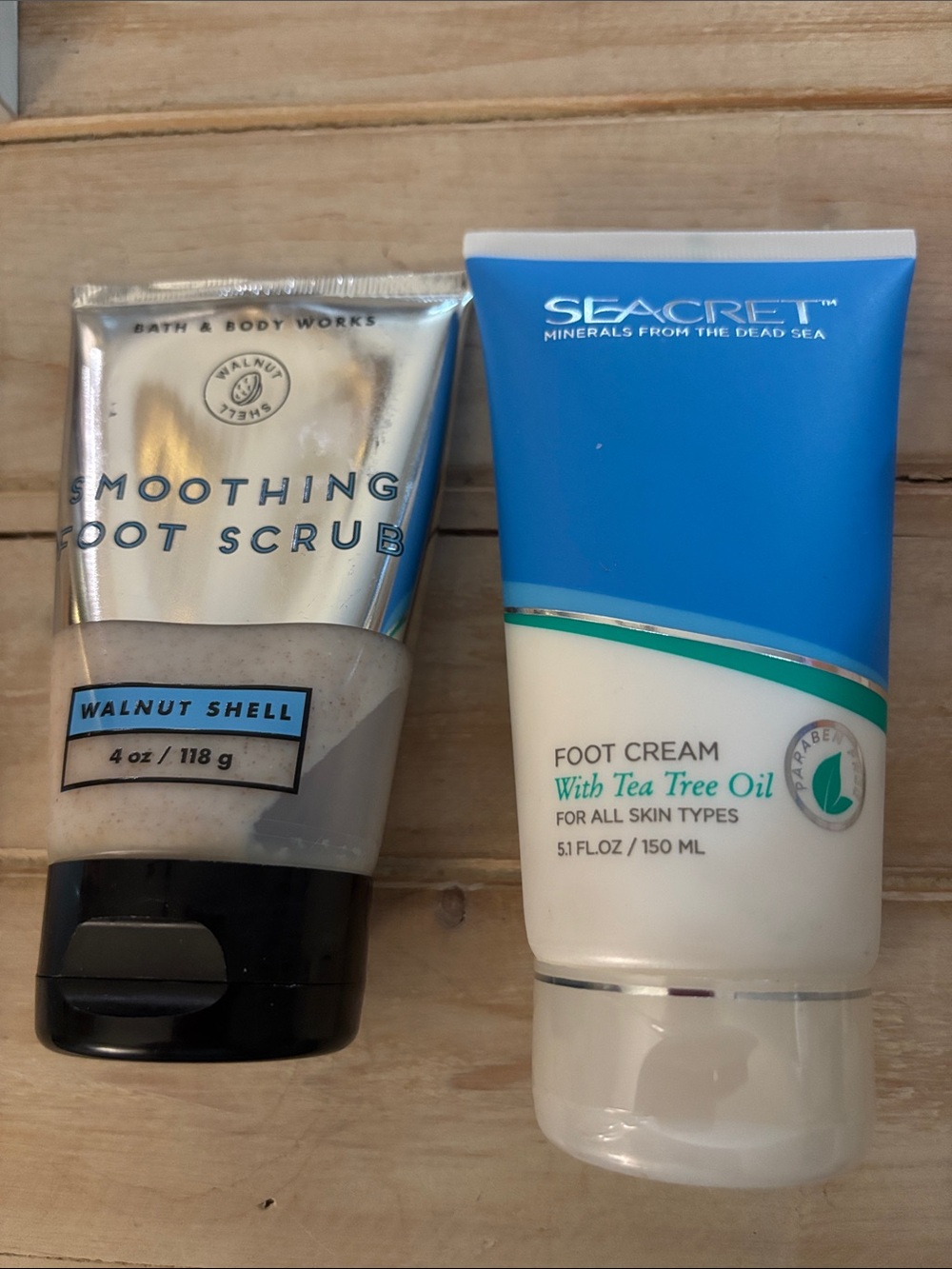 Foot Cream with Tea Tree Oil and Soothing Foot Scrub (925)